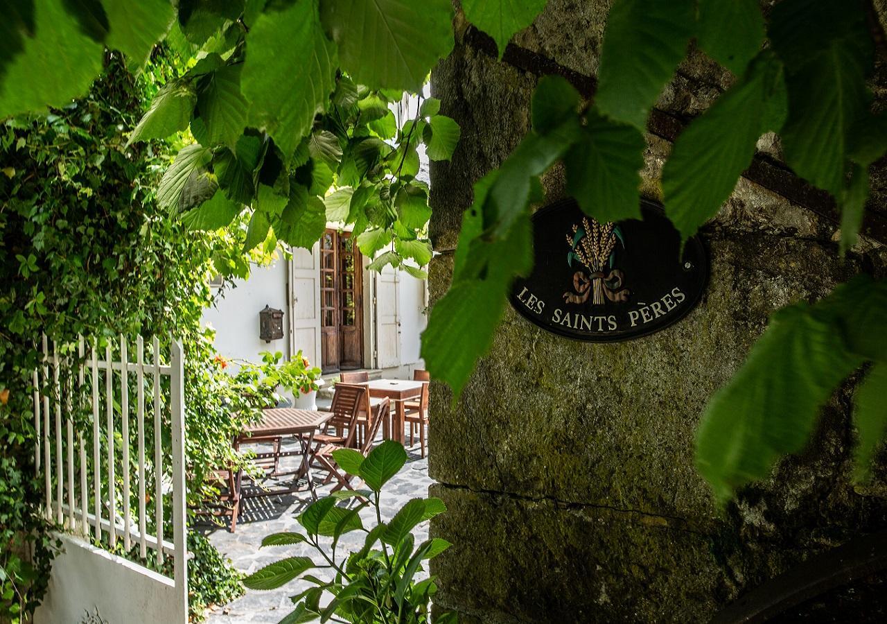 Hotel Les Saints Peres Montagnole Exteriér fotografie